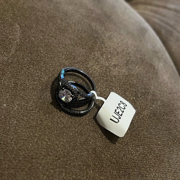 Charmed Aroma | Size 5 Ring Set - Picture 4 of 8